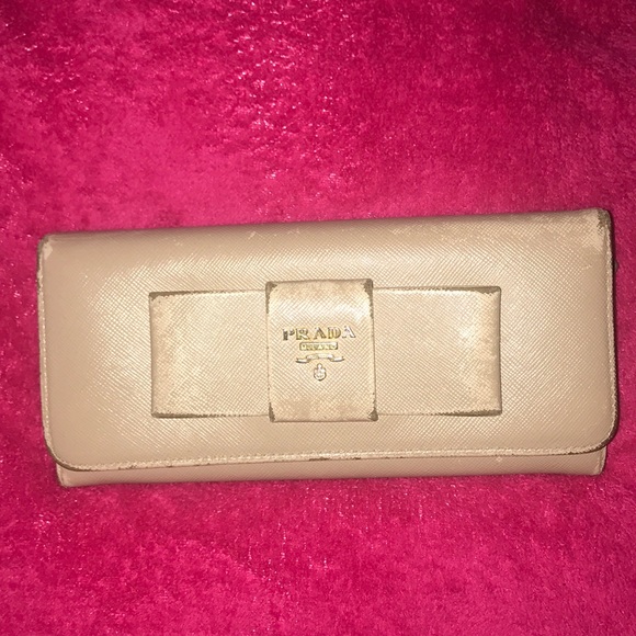 Prada wallet - Picture 1 of 8